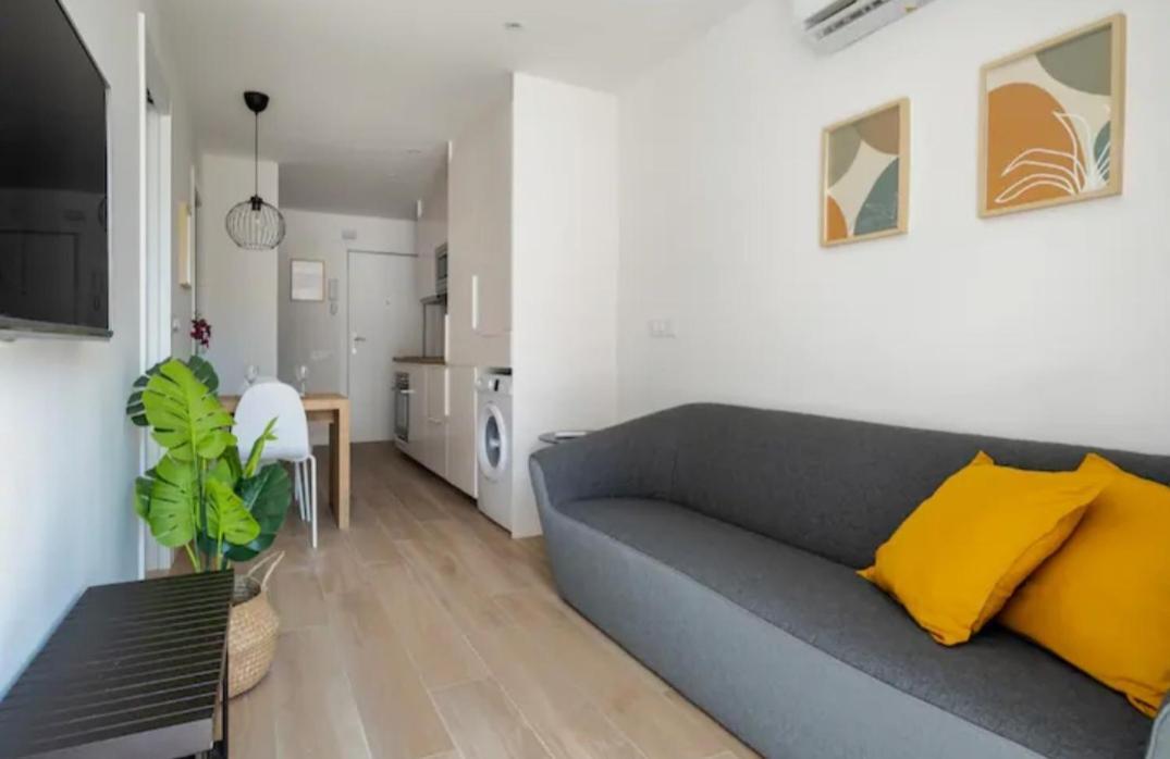 Apartment Close To The Beach Sant Adria de Besos Exterior foto