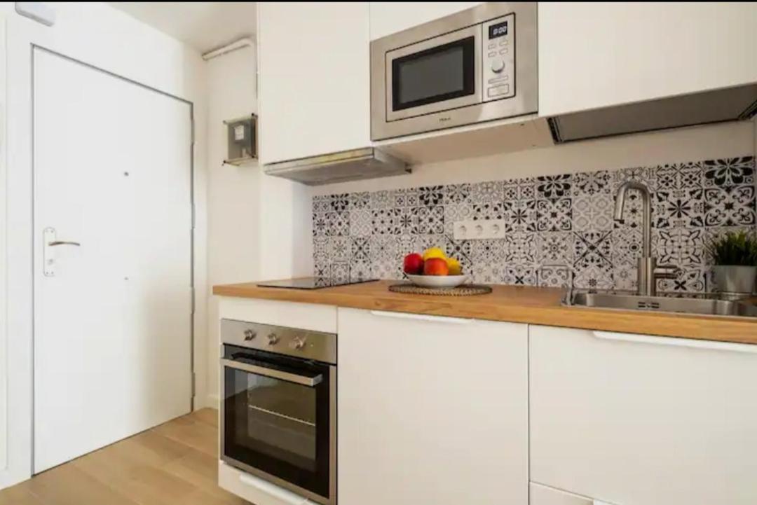 Apartment Close To The Beach Sant Adria de Besos Exterior foto
