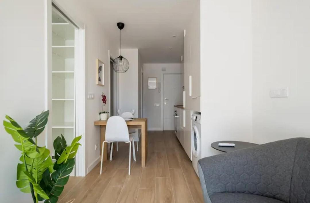 Apartment Close To The Beach Sant Adria de Besos Exterior foto