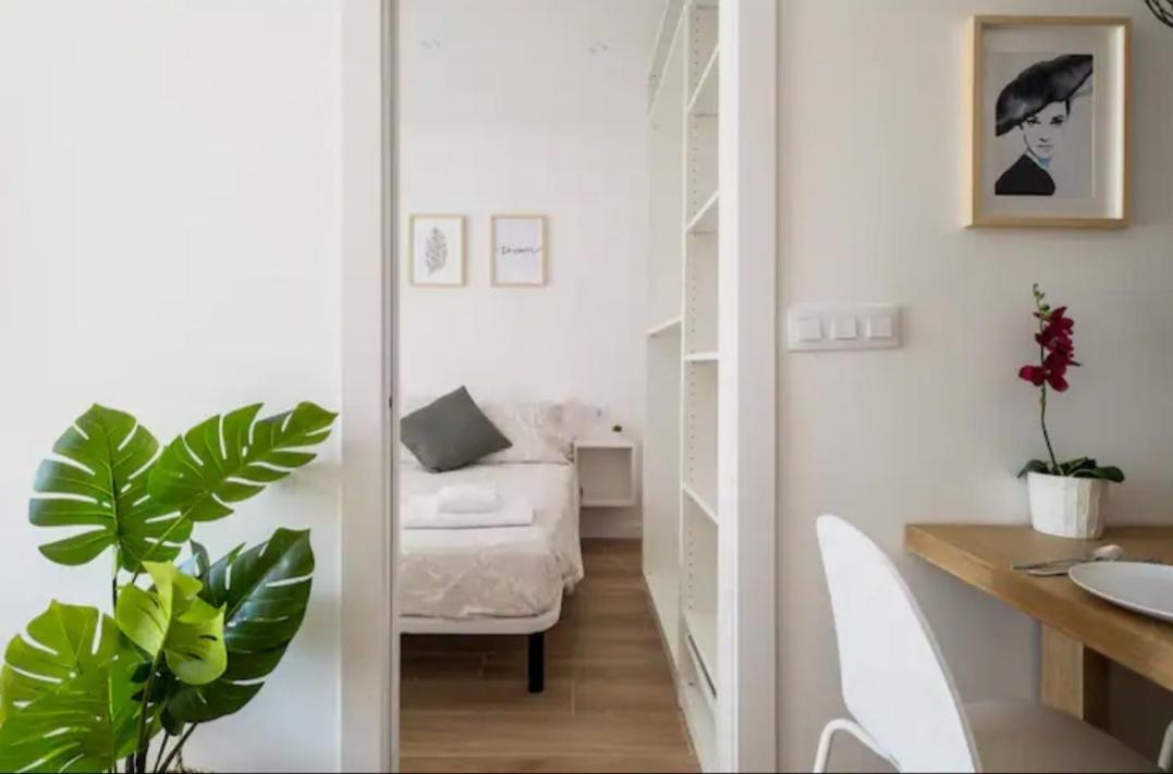 Apartment Close To The Beach Sant Adria de Besos Exterior foto