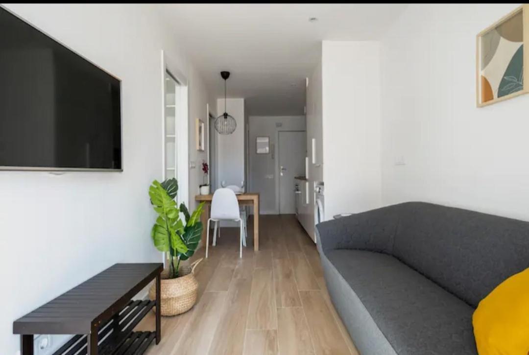 Apartment Close To The Beach Sant Adria de Besos Exterior foto