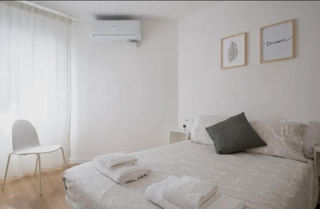 Apartment Close To The Beach Sant Adria de Besos Exterior foto