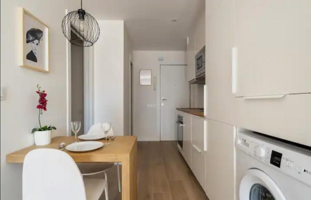 Apartment Close To The Beach Sant Adria de Besos Exterior foto