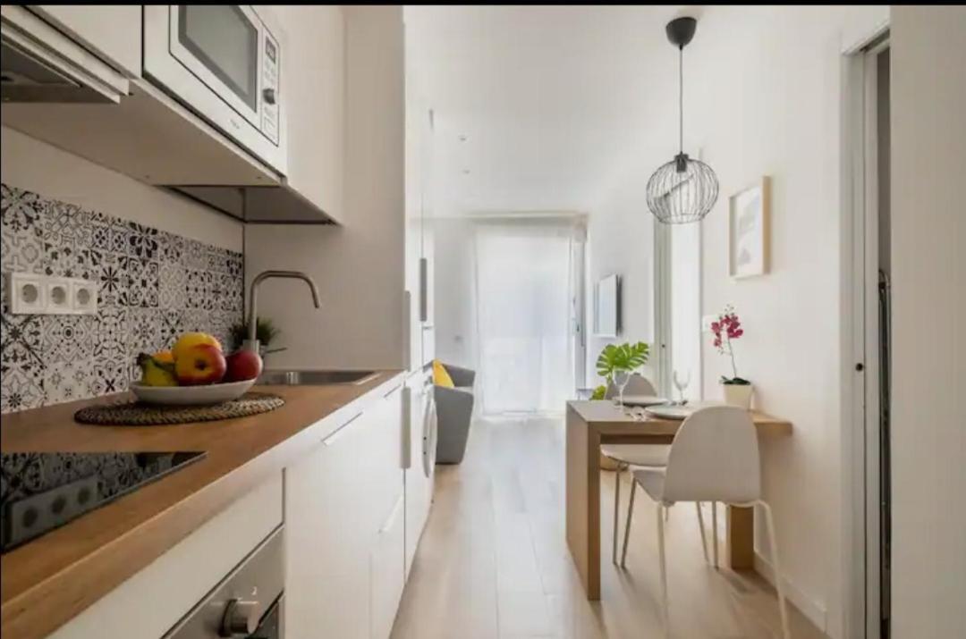 Apartment Close To The Beach Sant Adria de Besos Exterior foto