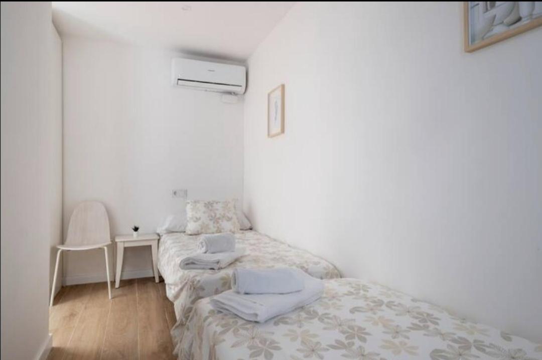 Apartment Close To The Beach Sant Adria de Besos Exterior foto